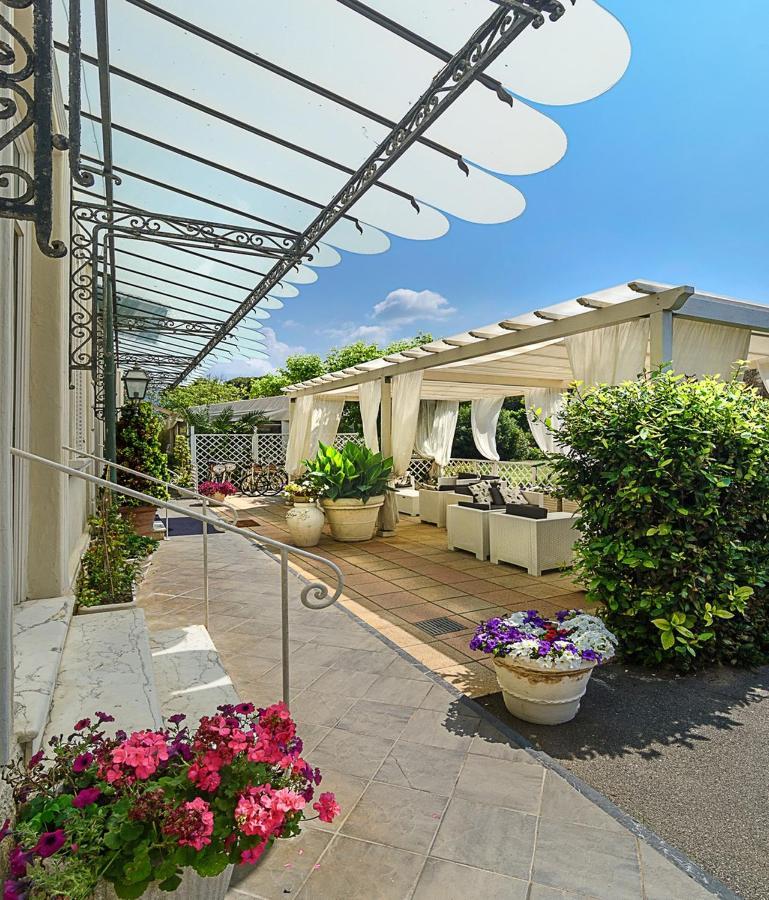 Hotel Coluccini Marina di Pietrasanta Exterior foto